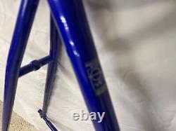 Cadre de vélo de route Schwinn Passage bleu 22 avec pédalier Shimano RX100
