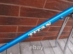 Cadre de vélo de route des années 1980 700c en acier Titan tubes 1 taille 59 cm