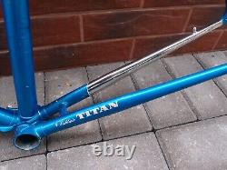 Cadre de vélo de route des années 1980 700c en acier Titan tubes 1 taille 59 cm